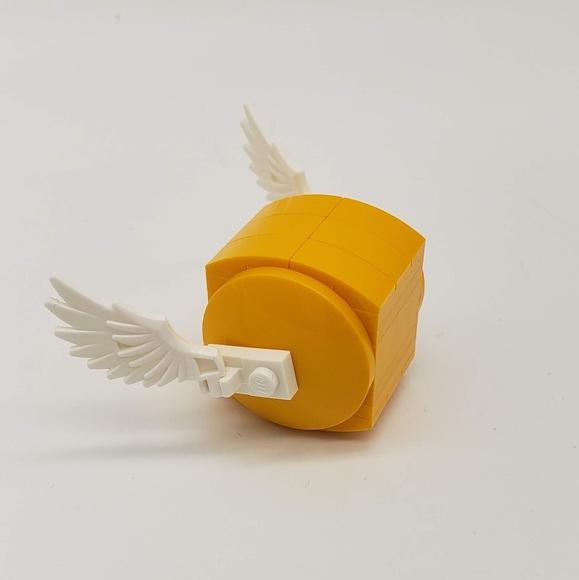 LEGO Harry Potter Golden Snitch - Picture 1 of 3